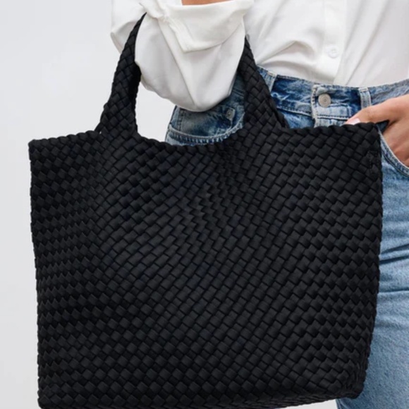 NWT Sol and Selene Sky's The Limit - Medium Tote in Black - Picture 3 of 8